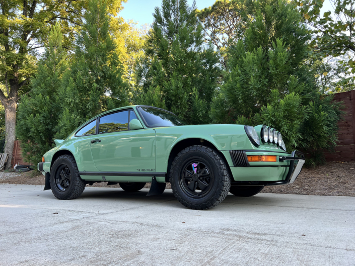 Side View of Leh Keen's Custom Built 1984 911 Carrera